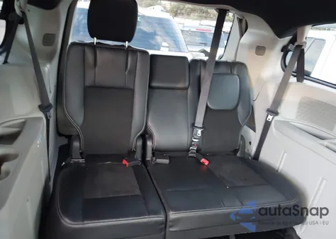 2019 Dodge Grand Caravan Sxt z USA, uszkodzony, nr VIN 2C4RDGCG9KR750857